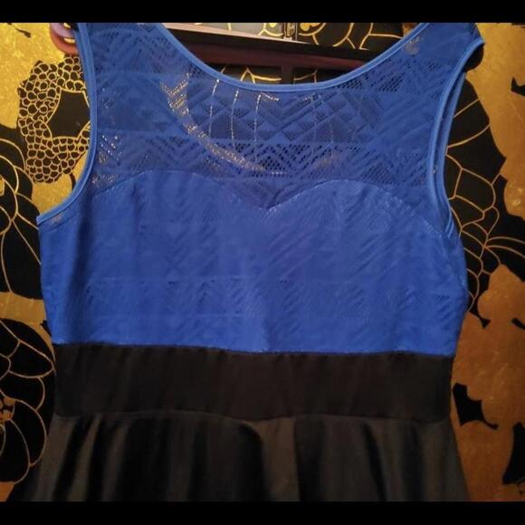 Dresses & Skirts - D22 VIP Dress & Betsey Johnson Earrings